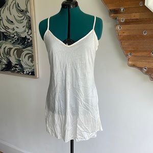 SCEE White Slip Size L